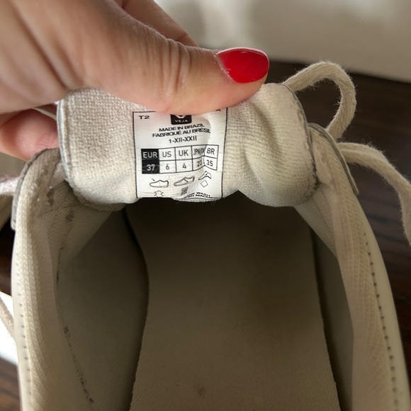 Veja Women's Cream Sneakers - Picture 5 of 5